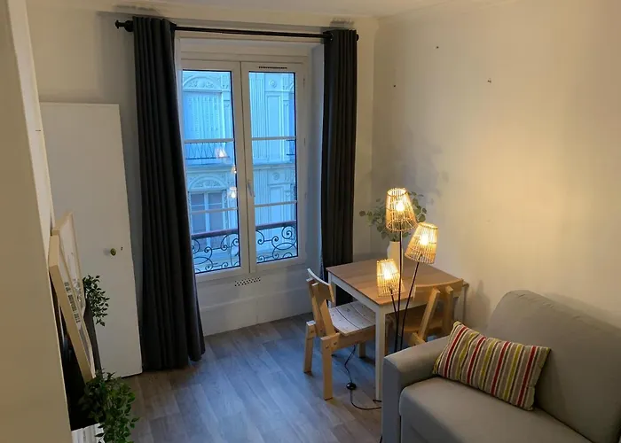Moderne Au Coeur De Batignolles