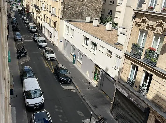 Moderne Au Coeur De Batignolles * Paryż