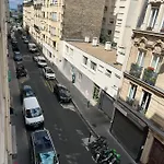 Moderne Au Coeur De Batignolles * Paris