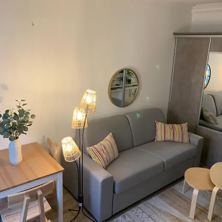 Moderne Au Coeur De Batignolles Apartmán