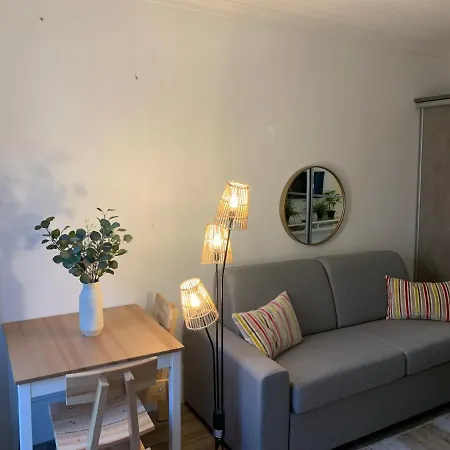 Moderne Au Coeur De Batignolles *