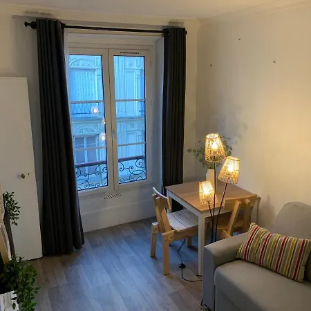 Moderne Au Coeur De Batignolles