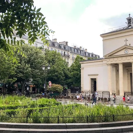 Appartement Moderne Au Coeur De Batignolles