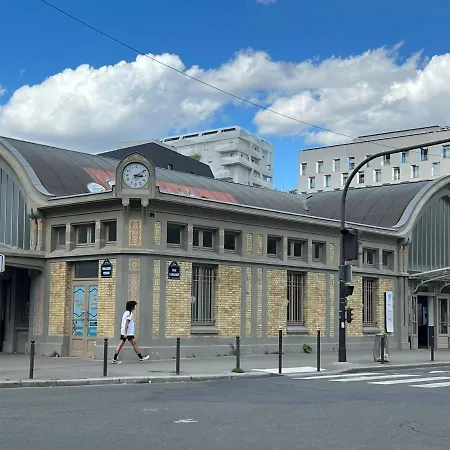 Moderne Au Coeur De Batignolles Paříž