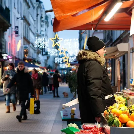 Moderne Au Coeur De Batignolles * Paříž