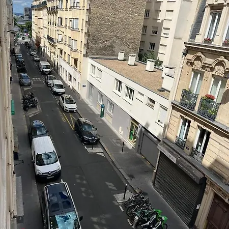 Moderne Au Coeur De Batignolles * Paříž