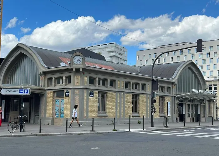 Moderne Au Coeur De Batignolles パリ